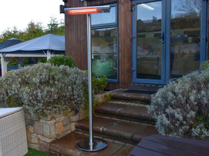 Gemini Heatwave IP65 Heater with Pole and Base – 2000 Watt main product photo